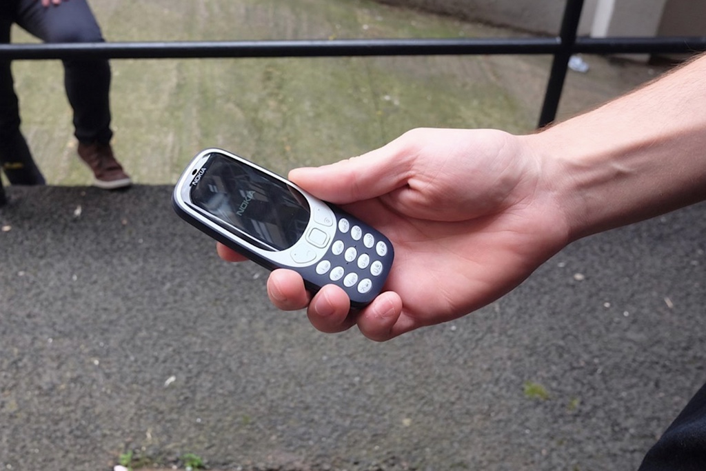 http-%2F%2Fcn.hypebeast.com%2Ffiles%2F2017%2F06%2Fnokia-3310-durability-test-6